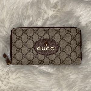 Gucci Beige Supreme Tiger Full Zip Wallet